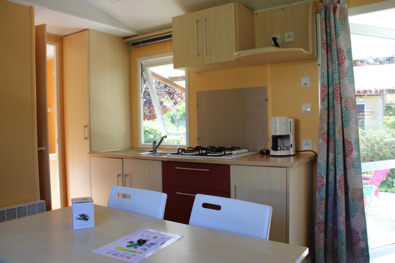 Camping Familial Paisible Avec Piscine, Mobil Home , Chalet, Studio & Emplacement Nue Casties-Labrande 외부 사진