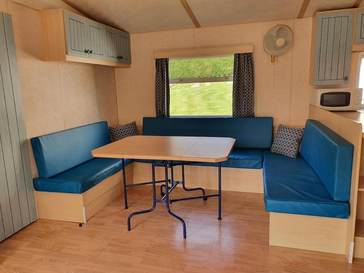 Camping Familial Paisible Avec Piscine, Mobil Home , Chalet, Studio & Emplacement Nue Casties-Labrande 외부 사진