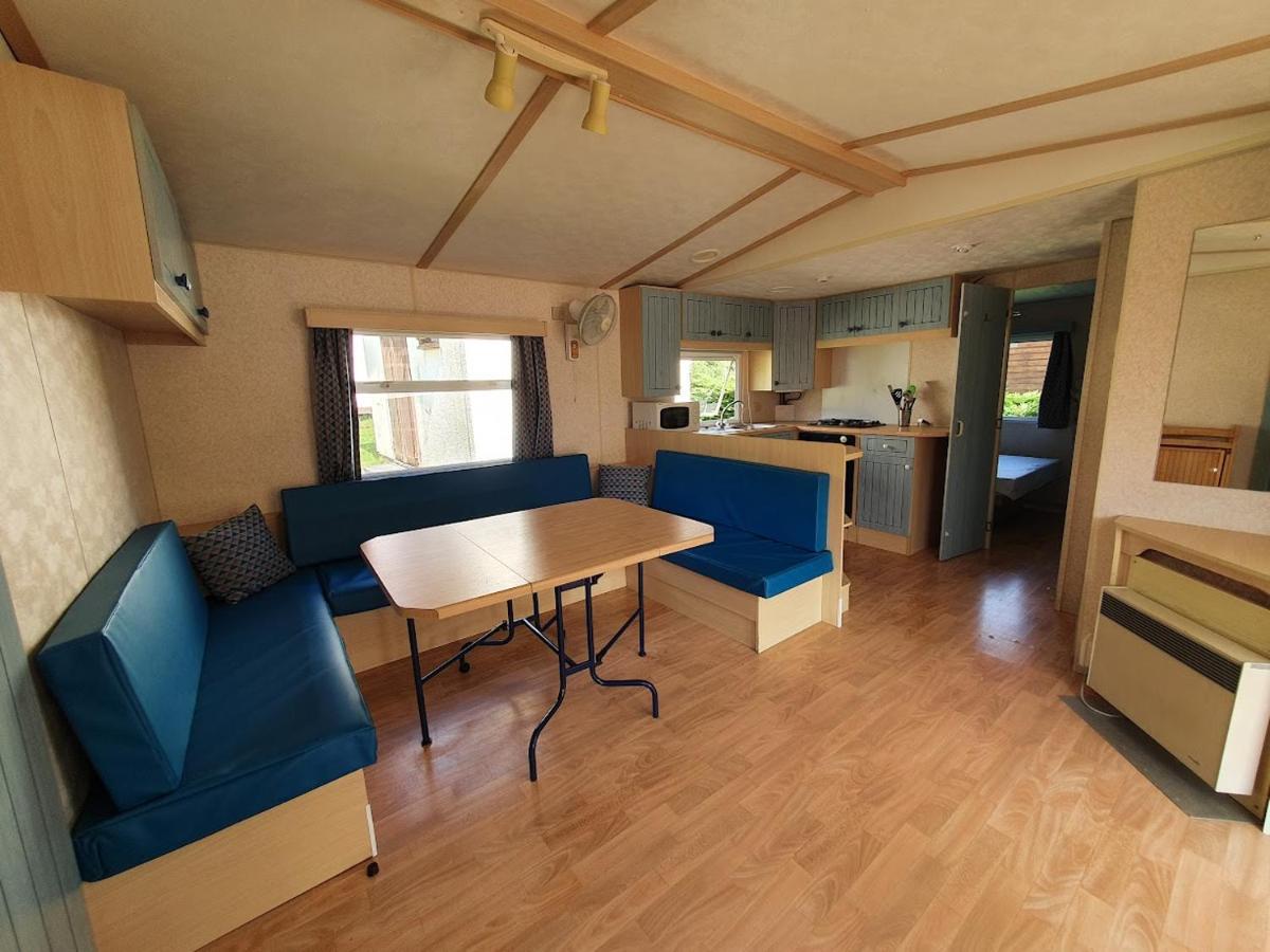 Camping Familial Paisible Avec Piscine, Mobil Home , Chalet, Studio & Emplacement Nue Casties-Labrande 외부 사진