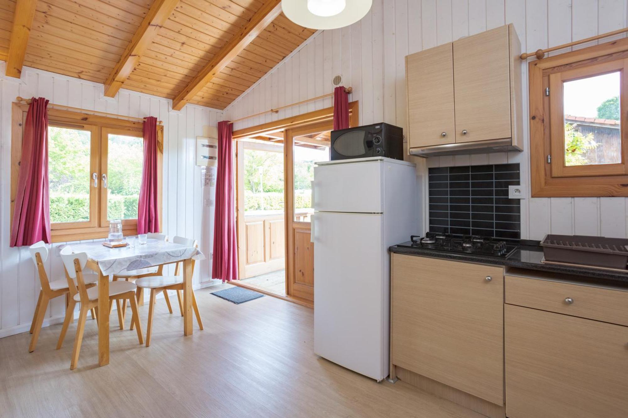 Camping Familial Paisible Avec Piscine, Mobil Home , Chalet, Studio & Emplacement Nue Casties-Labrande 외부 사진