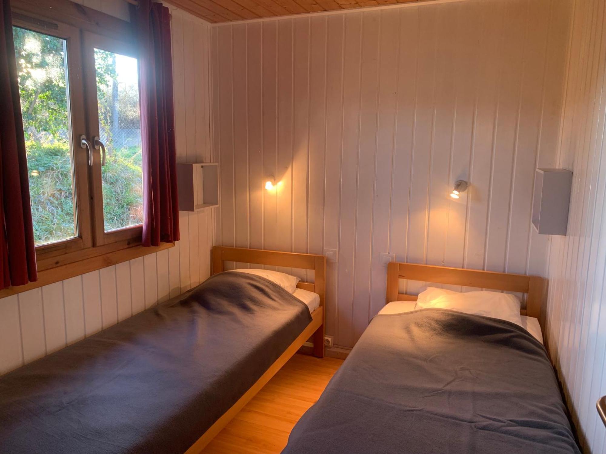 Camping Familial Paisible Avec Piscine, Mobil Home , Chalet, Studio & Emplacement Nue Casties-Labrande 외부 사진