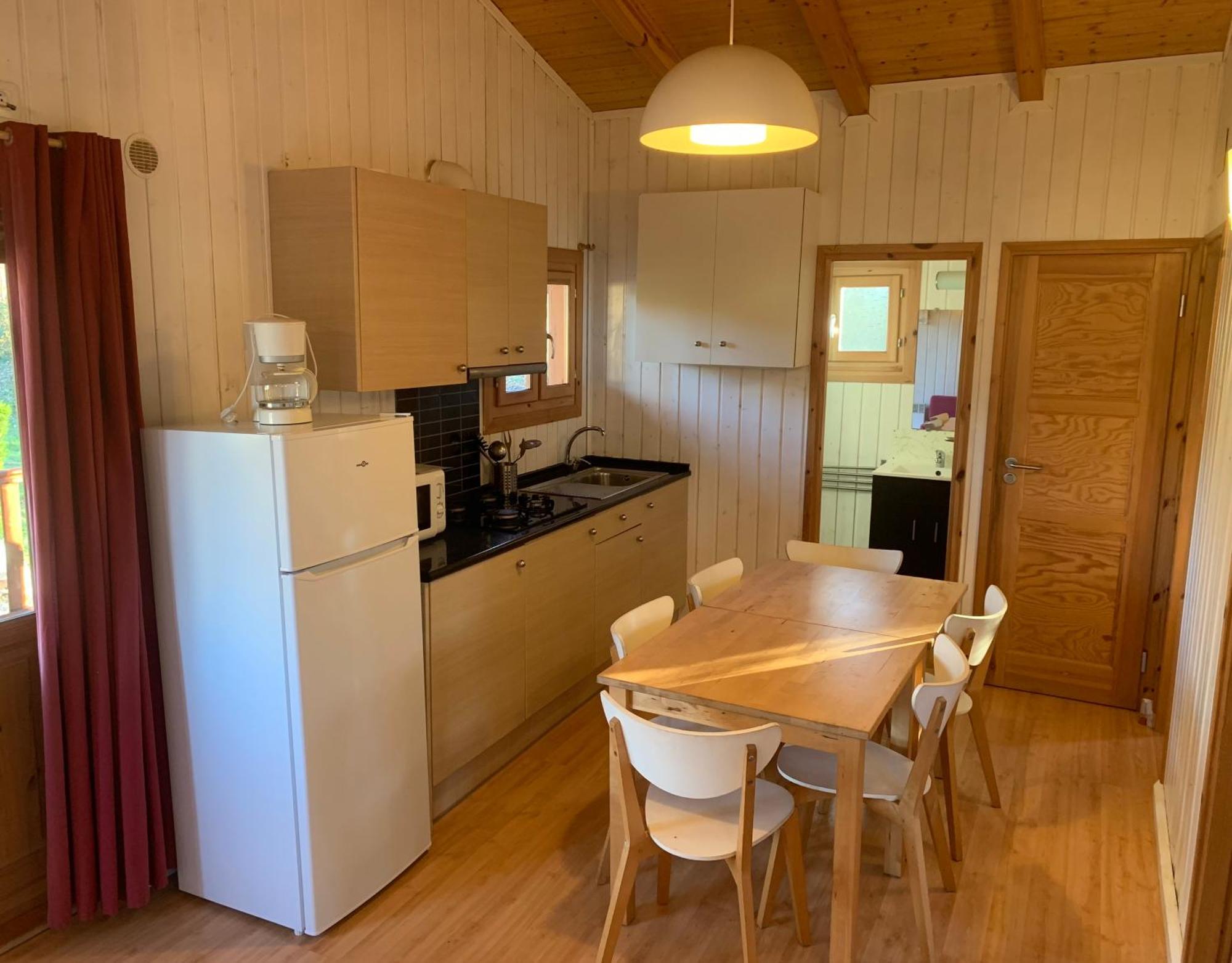 Camping Familial Paisible Avec Piscine, Mobil Home , Chalet, Studio & Emplacement Nue Casties-Labrande 외부 사진