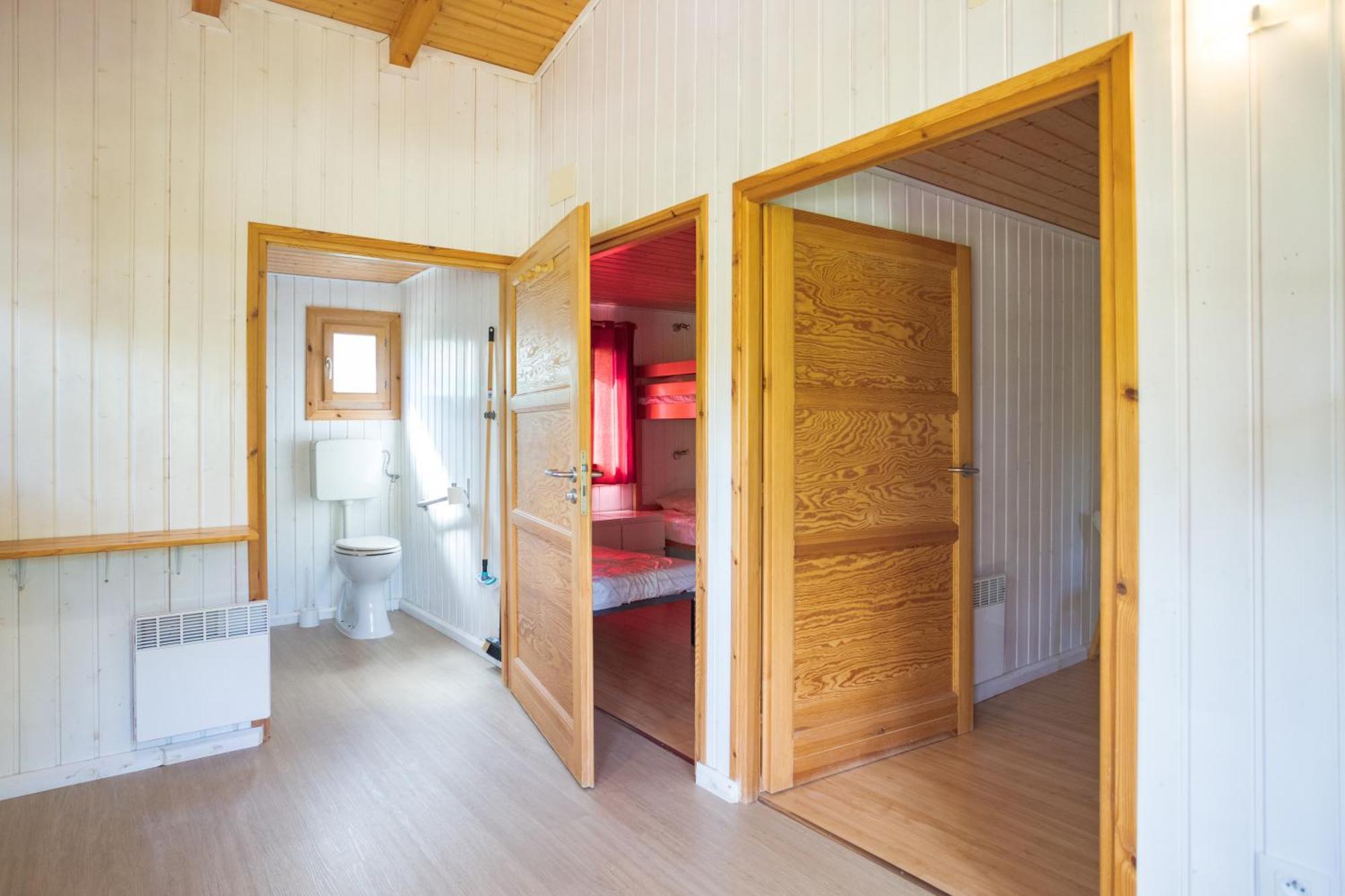 Camping Familial Paisible Avec Piscine, Mobil Home , Chalet, Studio & Emplacement Nue Casties-Labrande 외부 사진