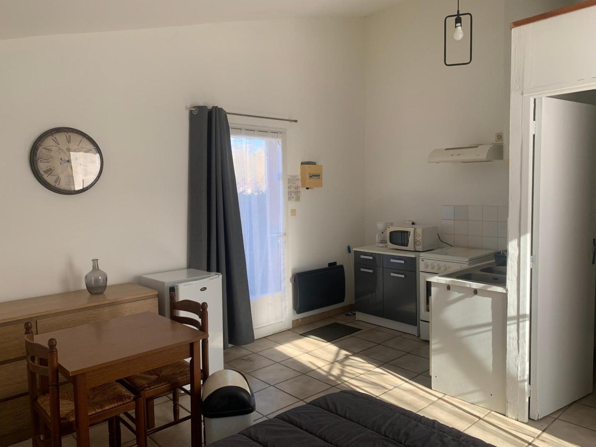 Camping Familial Paisible Avec Piscine, Mobil Home , Chalet, Studio & Emplacement Nue Casties-Labrande 외부 사진