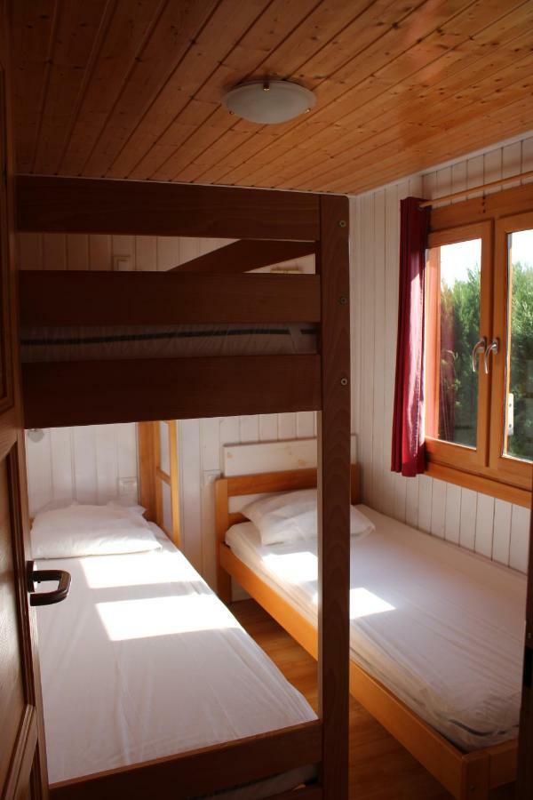 Camping Familial Paisible Avec Piscine, Mobil Home , Chalet, Studio & Emplacement Nue Casties-Labrande 외부 사진