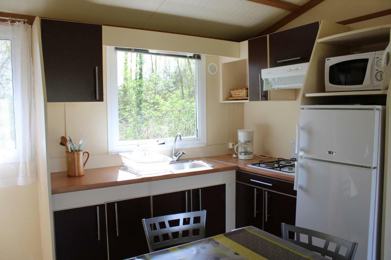 Camping Familial Paisible Avec Piscine, Mobil Home , Chalet, Studio & Emplacement Nue Casties-Labrande 외부 사진