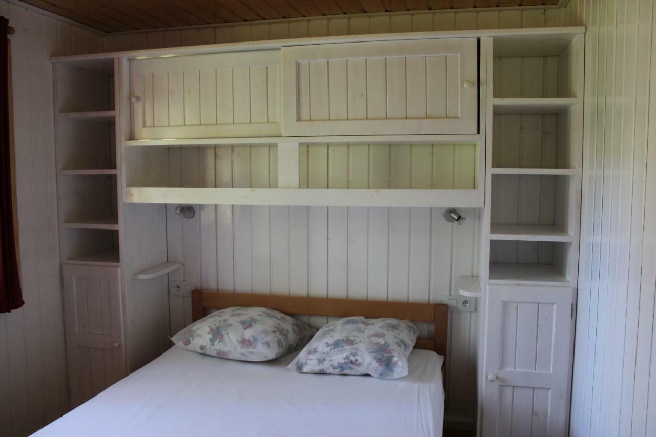 Camping Familial Paisible Avec Piscine, Mobil Home , Chalet, Studio & Emplacement Nue Casties-Labrande 외부 사진