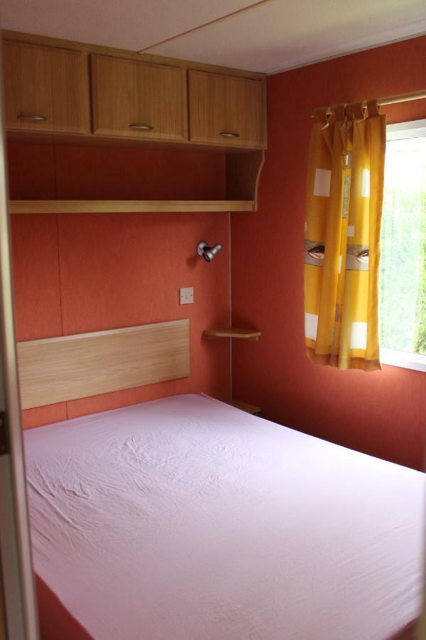 Camping Familial Paisible Avec Piscine, Mobil Home , Chalet, Studio & Emplacement Nue Casties-Labrande 외부 사진