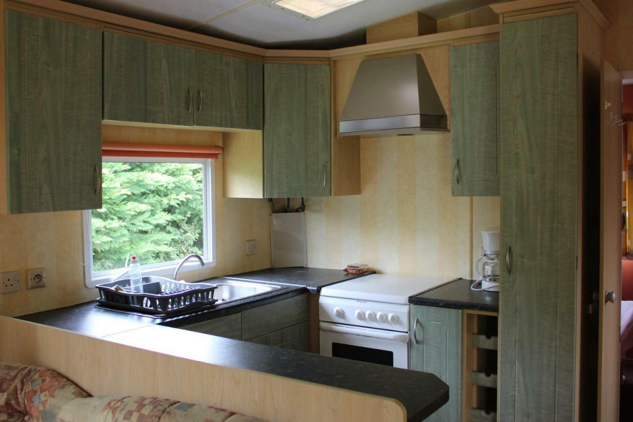 Camping Familial Paisible Avec Piscine, Mobil Home , Chalet, Studio & Emplacement Nue Casties-Labrande 외부 사진
