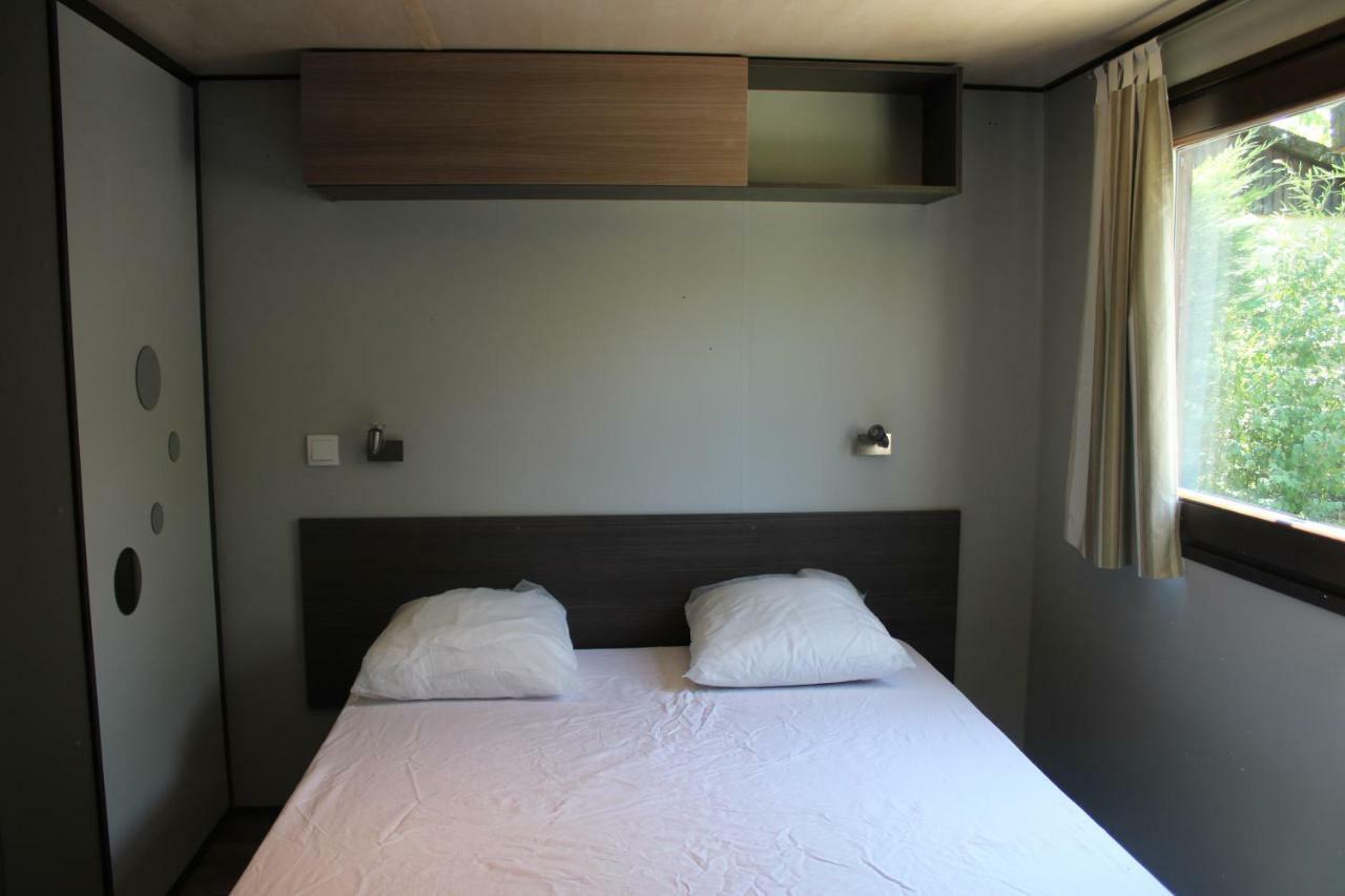 Camping Familial Paisible Avec Piscine, Mobil Home , Chalet, Studio & Emplacement Nue Casties-Labrande 외부 사진